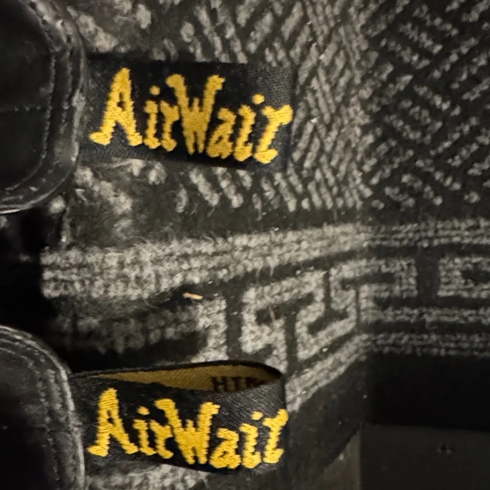 Dr. Martens Smooth Leather Platform Chelsea Boots 2976 - Picture 2 of 8